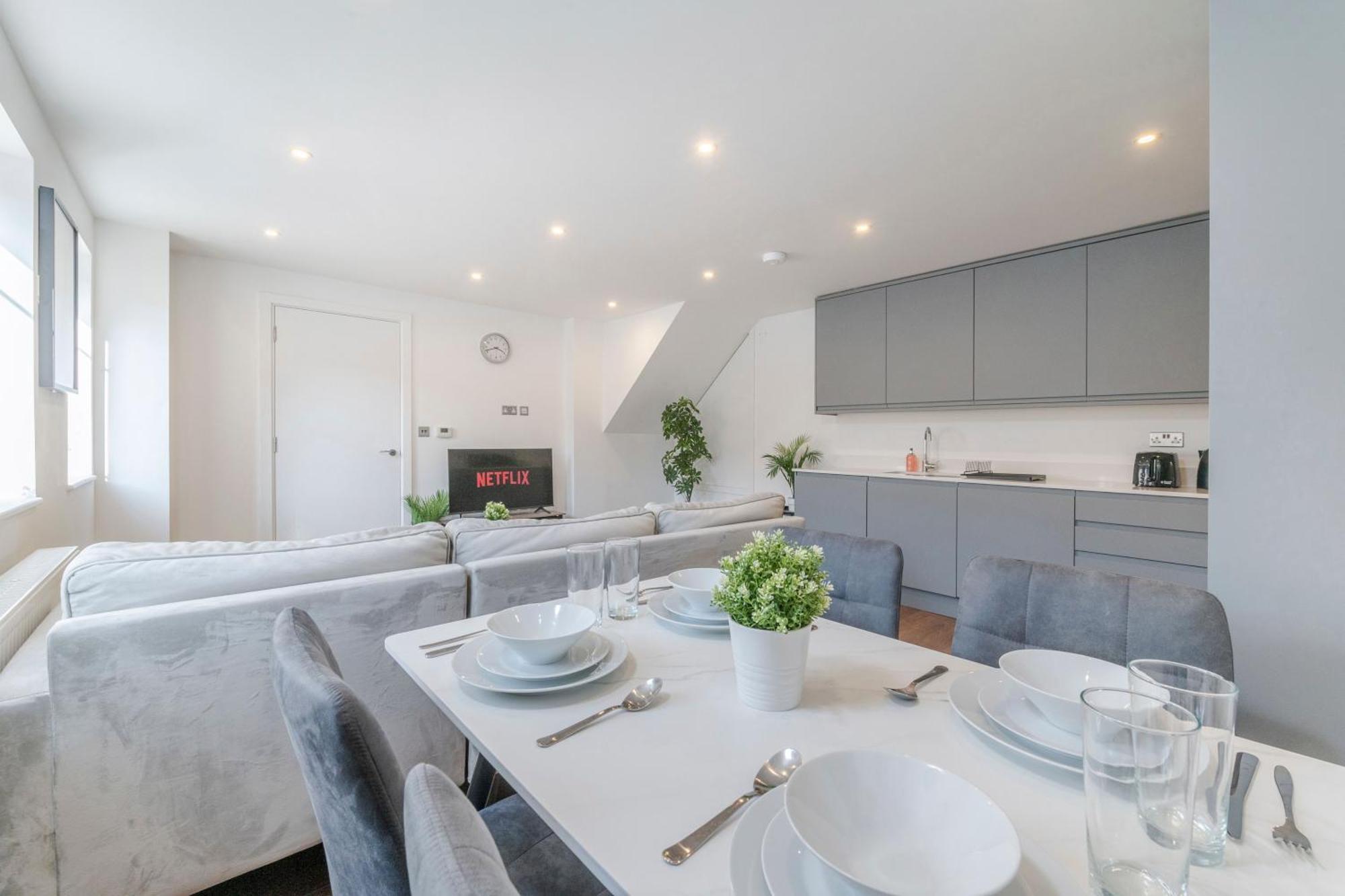 Modern London Home - 2 Bedrooms 2 Bath - Battersea, Vauxhall & Nine Elms Station エクステリア 写真